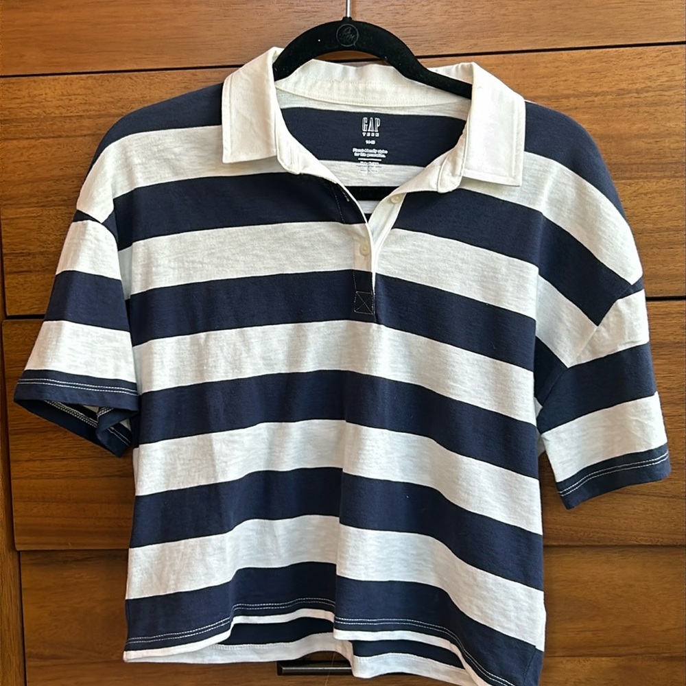 GAP teen cropped polo. Size 14-16